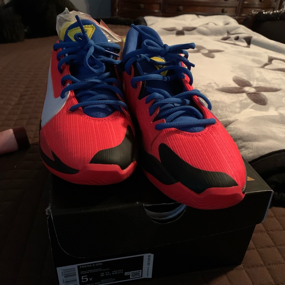 Nike Freaks 2 (GS)
